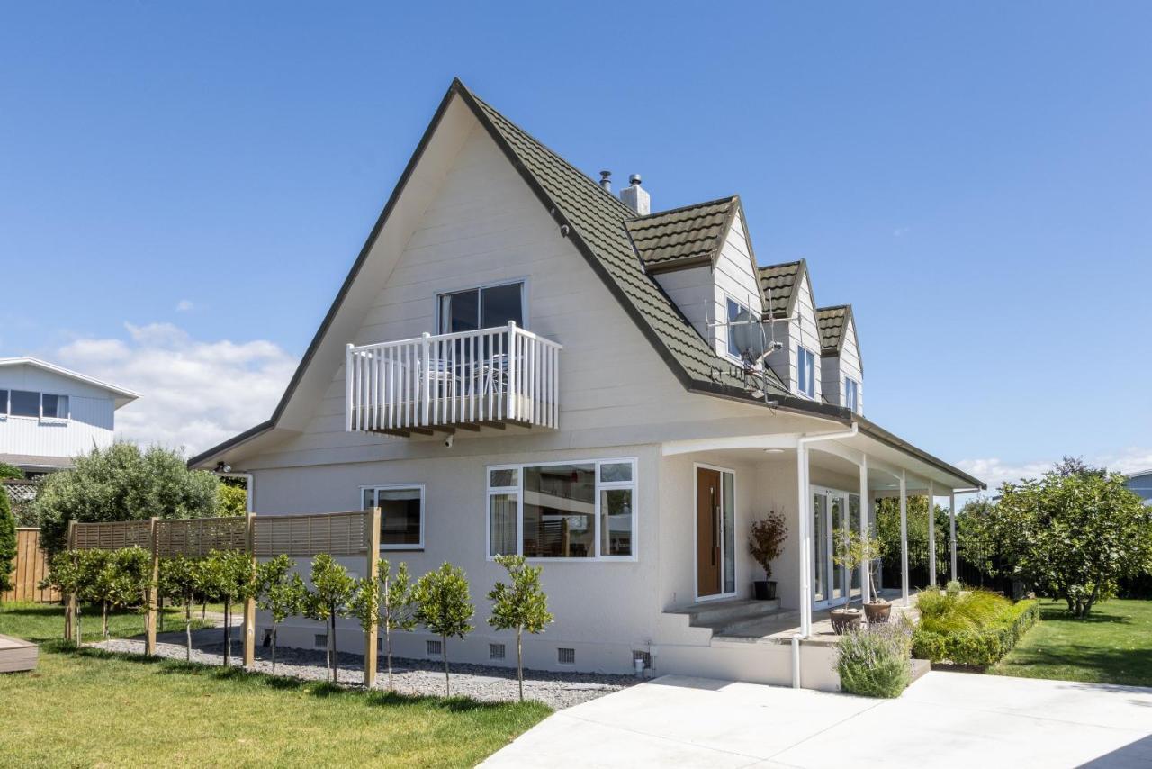 Live Large In The Village Havelock North Exteriör bild
